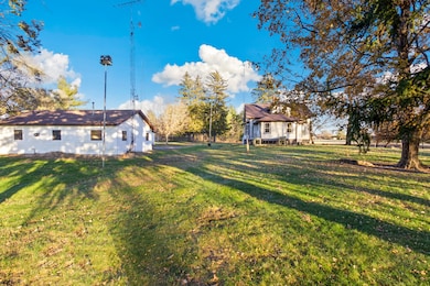 1737 N Brinton Ave, Dixon, IL 61021 - photo 4