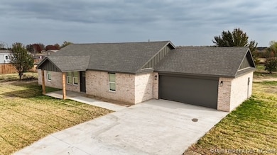 3370 Leavenworth Trail, Calera, OK 74730 - photo 5