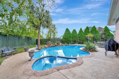 1639 Lakeside Enclave Dr, Houston, TX 77077 - photo 3