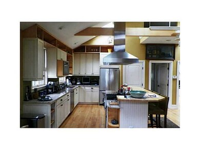 19 Wendell St, Providence, RI 02909 - photo 2