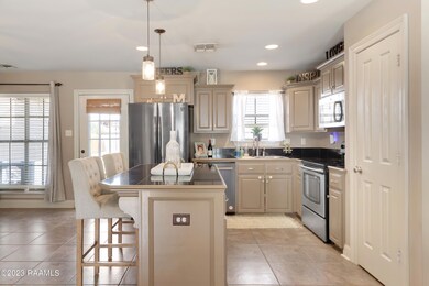 208 Landsdowne Way-7