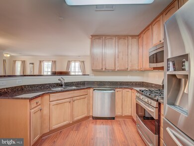 2858 Chinkapin Oak Ln unit 204, Woodbridge, VA 22191 - photo 6