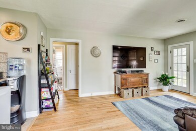 202 E Hamilton Ave, Silver Spring, MD 20901 - photo 5