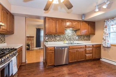 428 N Metropolitan Ave, Waukegan, IL 60085 - photo 3