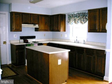 7 Ringleaf Ct, Cockeysville, MD 21030 - photo 2