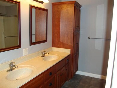 404 W Washington St, Bluffton, IN 46714 - photo 2