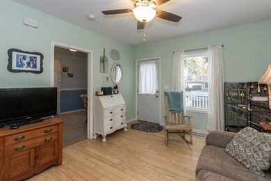 1222 10th St NW, Cedar Rapids, IA 52405 - photo 2