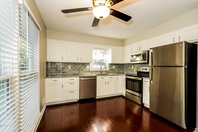 004-photo-kitchen-11574094