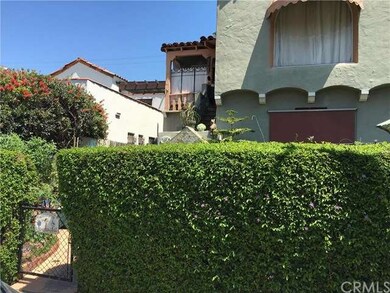 A private hedge gives you privacy