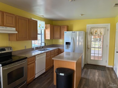 3324 Bonfire Dr, Milton, FL 32583 - photo 2