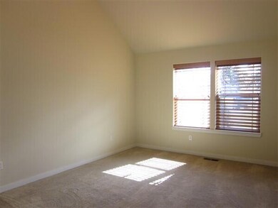 beall 21302 primary bedroom 05