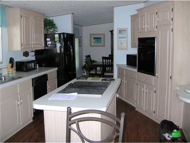 7670 Longhorn Ave unit R19, Sebastian, FL 32976 - photo 2