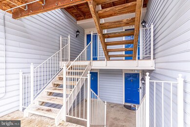 9258 Cardinal Forest Ln unit 101, Lorton, VA 22079 - photo 2