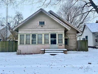 452 E Washington St, Arcola, IL 61910 - photo 2