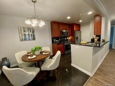 1302 Vista View Dr unit 1302, Farmingville, NY 11738 - photo 2