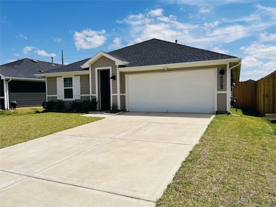 Spacious driveway