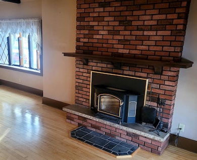 924 Grand St, Oshkosh, WI 54901 - photo 6