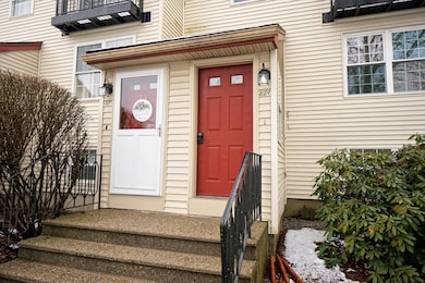 87 E Ridge Rd, MerriMacK, NH 03054 - photo 2