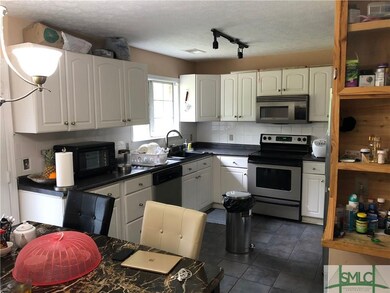 BRIGHT KITCHEN