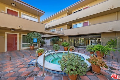 970 Palm Ave unit 215, West Hollywood, CA 90069 - photo 7