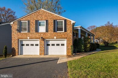 9502 Farmview Ct, Fairfax, VA 22032 - photo 2