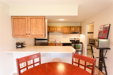 145 N Twin Oaks Terrace, South Burlington, VT 05403 - photo 7