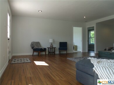 8869 Bigham Rd, Troy, TX 76579 - photo 4