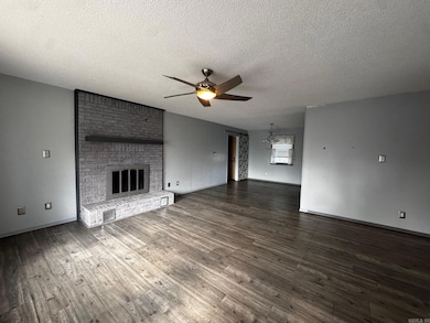 714 W Kraus St, Clarksville, AR 72830 - photo 3