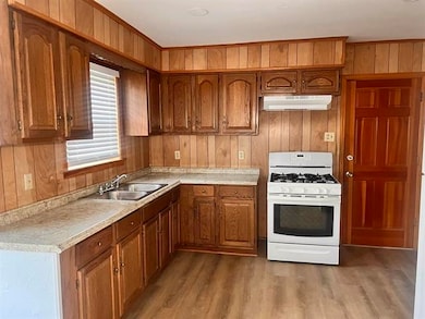 760 E Mckellar Ave, Memphis, TN 38106 - photo 5