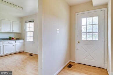 6008 Mardale Ln, Burke, VA 22015 - photo 3