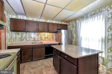 6004 Ticonderoga Ct, Burke, VA 22015 - photo 5