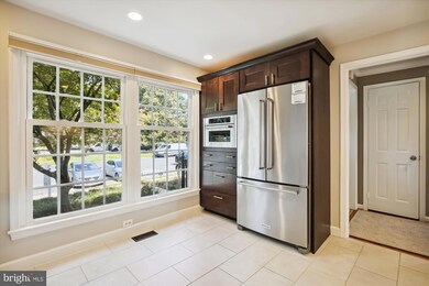 2421 Falls Place Ct, Falls Church, VA 22043 - photo 5