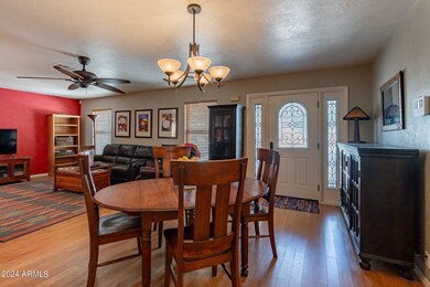 5 dinning area 43rd-7