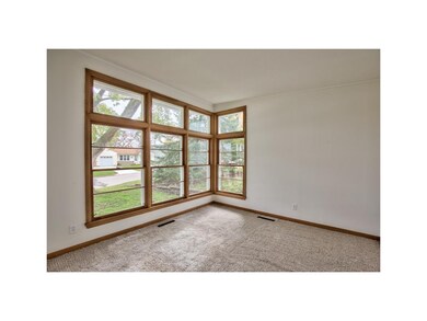 VAULTED CEILING, FLOOR TO CEILING WINDOWS