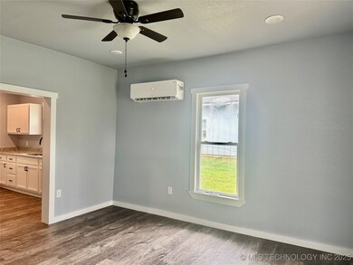 108 S Collins St, Colbert, OK 74733 - photo 7