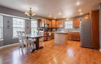 872WcrestwoodSt-6