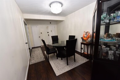 87-30 204th St unit B48, Hollis, NY 11423 - photo 3