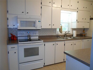 3504 54th St, Des Moines, IA 50310 - photo 7