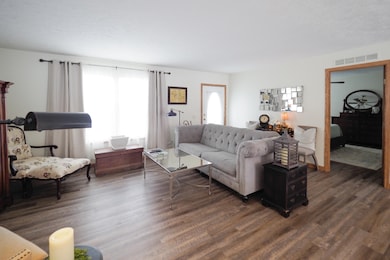 448 Long Lake Rd-105