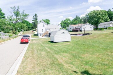 455 Allen St, Ionia, MI 48846 - photo 5