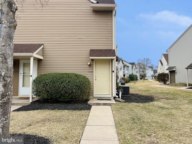 1106B B Harwood Ct, Mount Laurel, NJ 08054 - photo 2