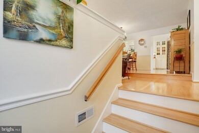 3619 Buckeye Ct, Fairfax, VA 22033 - photo 3