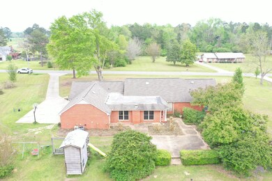 73 Mayfield Rd, Laurel, MS 39443 - photo 4