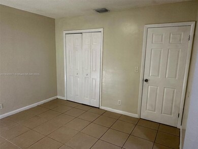 214 SE 8th St unit 5, Hallandale Beach, FL 33009 - photo 6