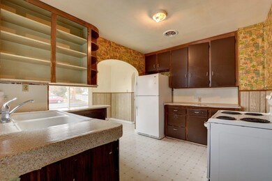 64 N 9th St, Central Point, OR 97502 - photo 7