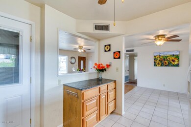 Buffet w/storage