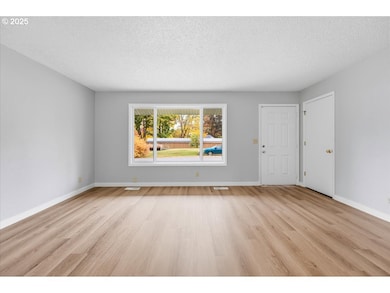 741 SE 36th Ave, Hillsboro, OR 97123 - photo 4