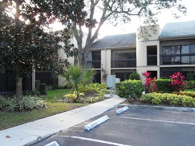 9440 Meadowood Dr unit 205, Fort Pierce, FL 34951 - photo 2