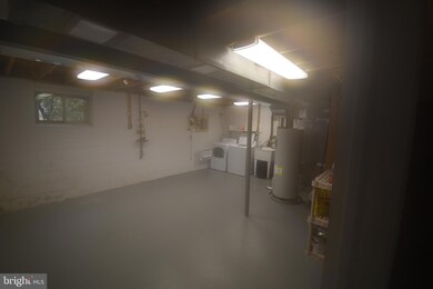 6027 Ticonderoga Ct, Burke, VA 22015 - photo 4