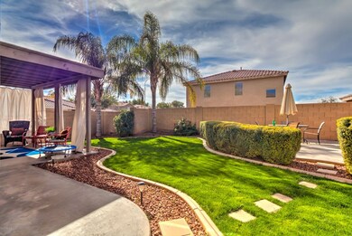 2436 E Hazeltine Way
